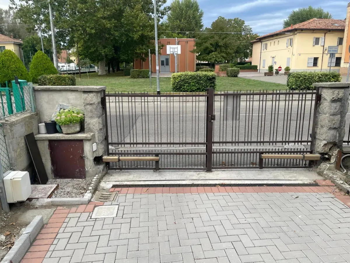 Assistenza automazioni per cancelli e porte automatiche a Pisa e Livorno